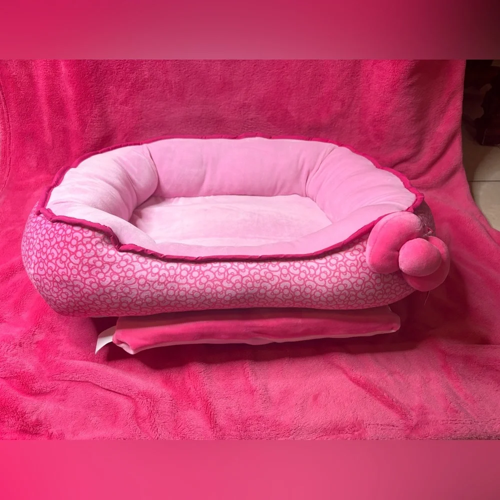 Hello kitty pet bed
